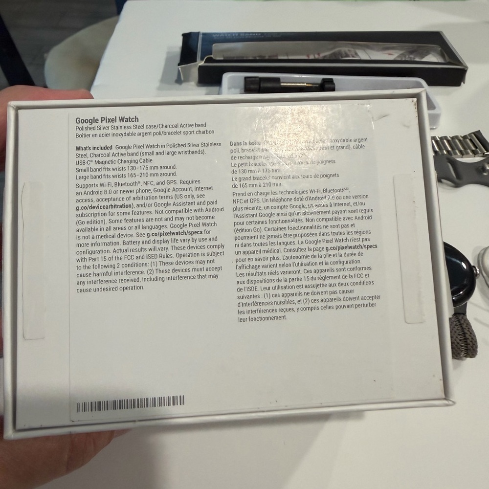 Google Smartwatch with Gray Band - Picture 6 of 11